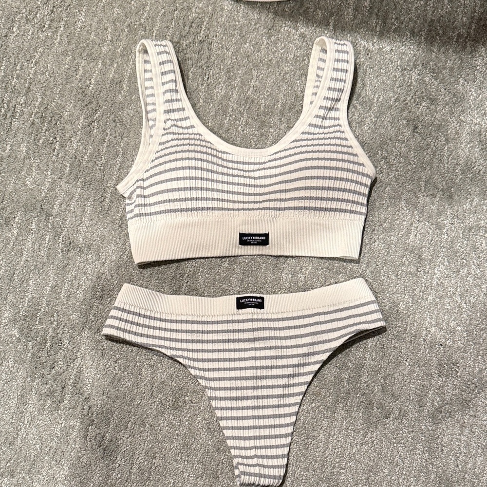 Lucky brand Gray and White Ribbed bra and thong size small